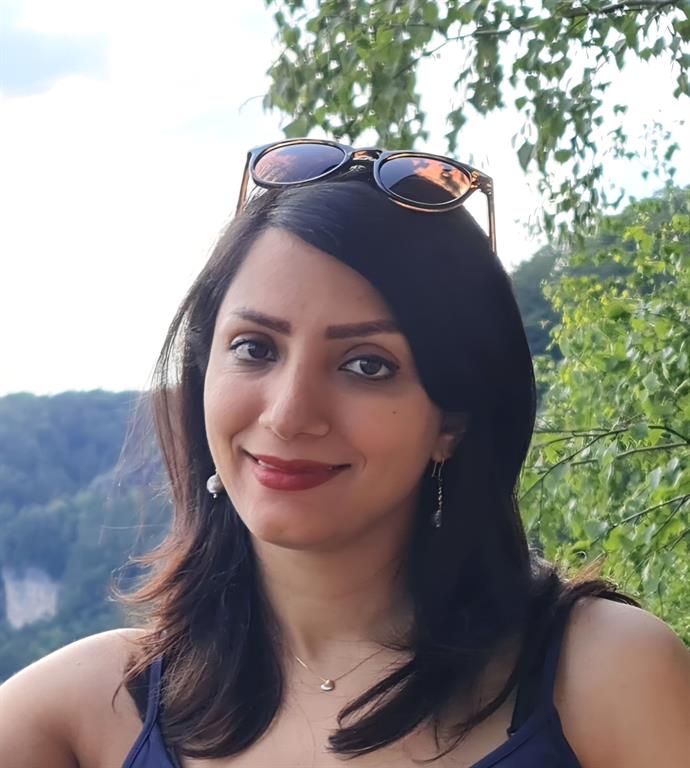 Abtahi, Zara